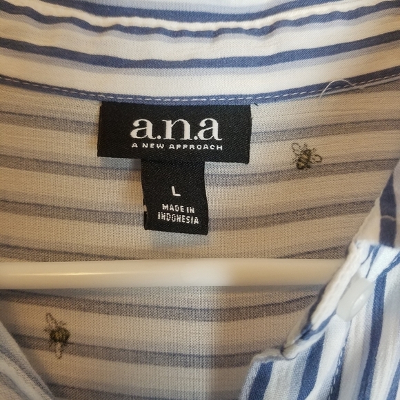 A,n,a long sleeve striped bee button front top - Picture 7 of 9